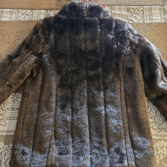 Banana Republic Faux Fur Pullover Size XS New Without Tag - Picture 4 of 6